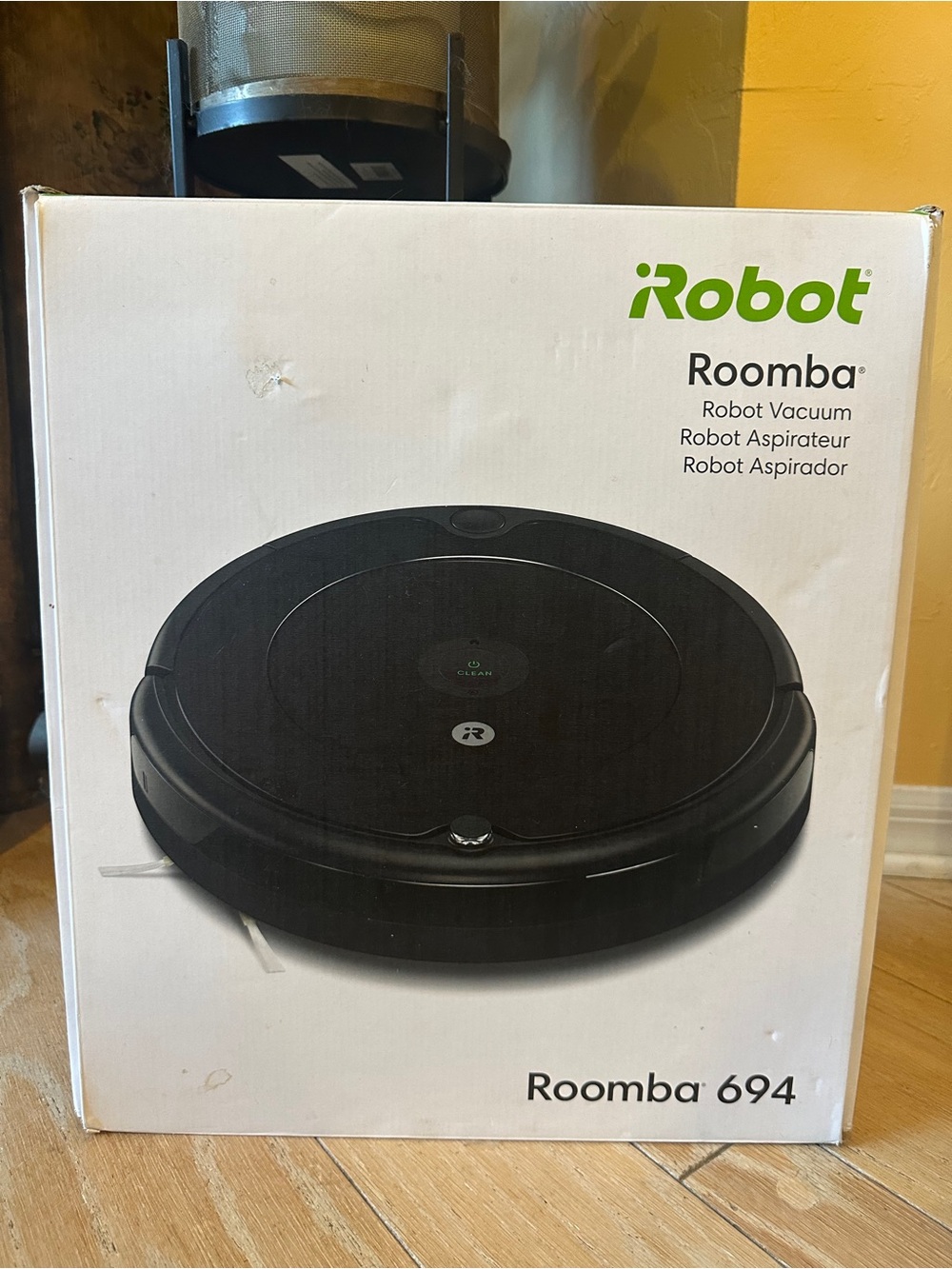 iRobot Roomba 694 Black Robot Vacuum-New NEVER USED